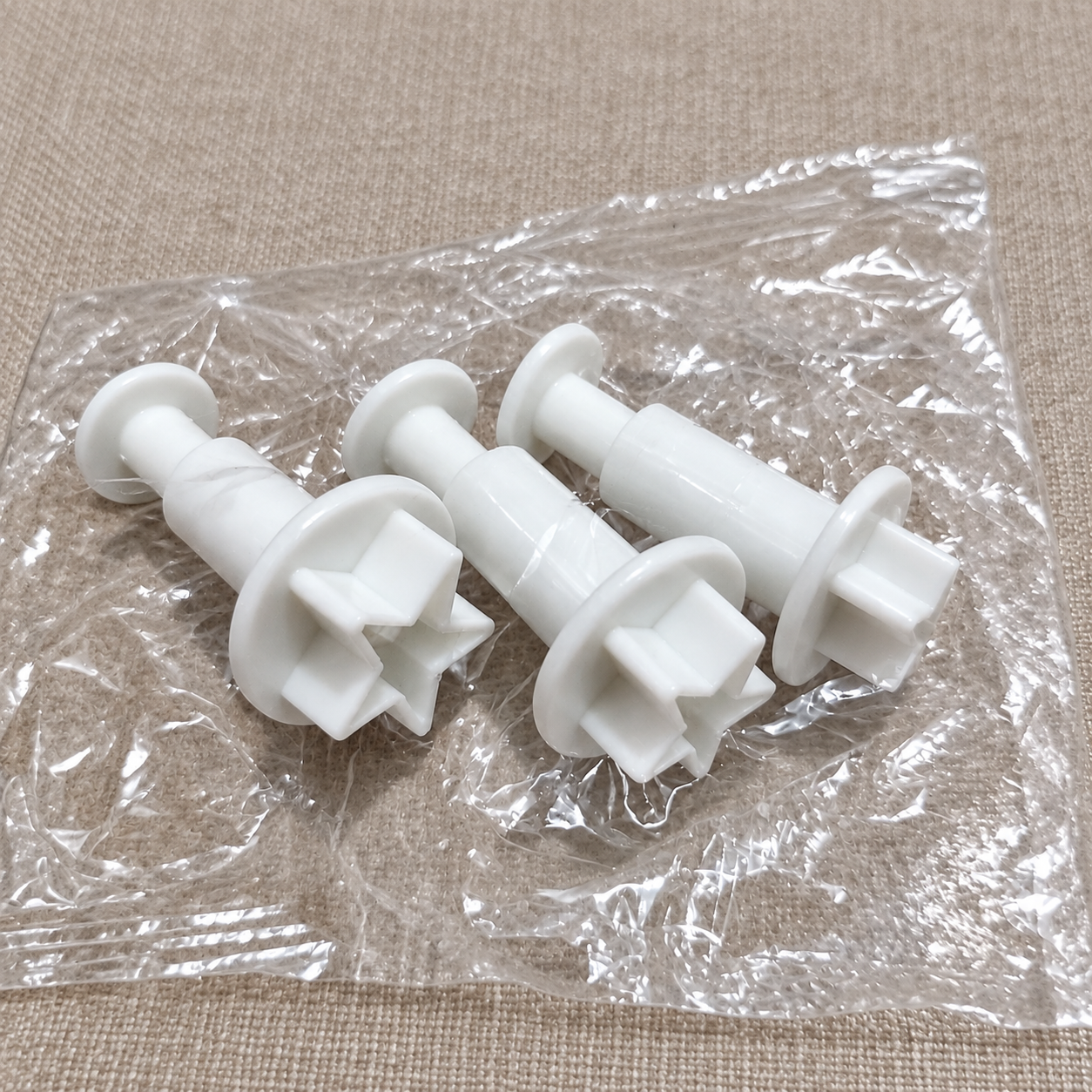 Plungers Plunger & Cookie Cutter D1