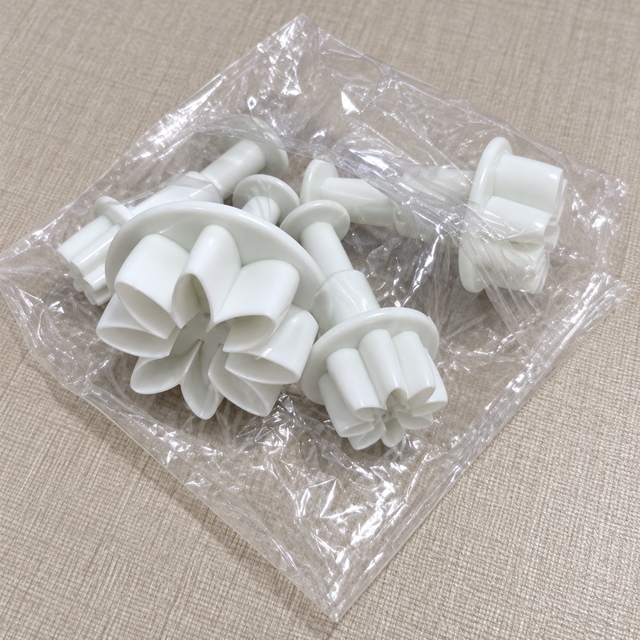 Plungers Plunger & Cookie Cutter D9