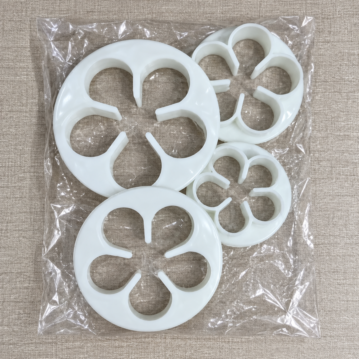 Plungers Plunger & Cookie Cutter D6